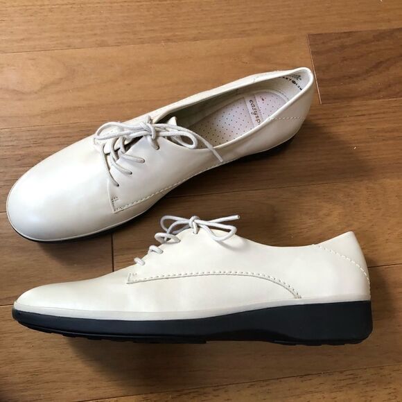 Easy Spirit Free Easy Lace Up Shoes - Picture 3 of 5